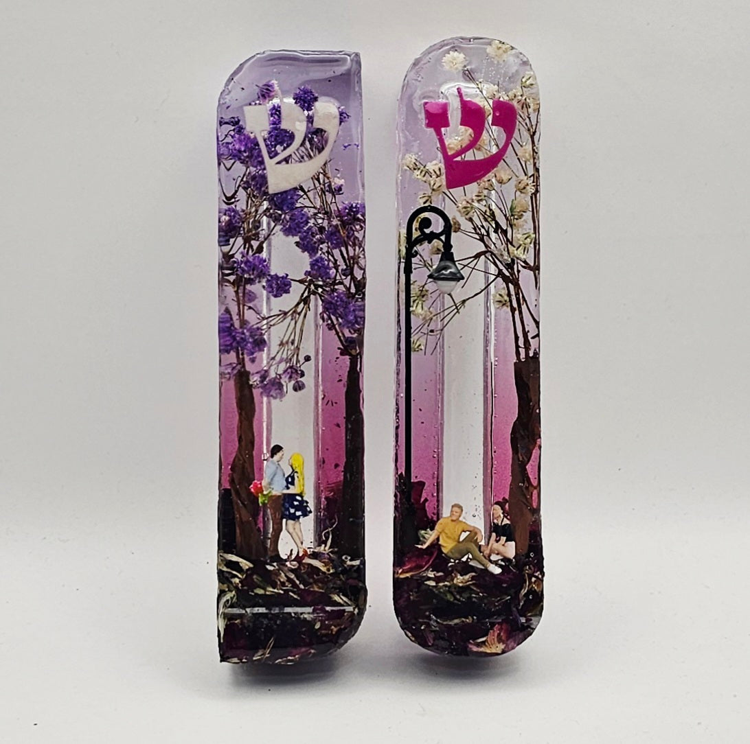 Mezuzah with a story - Loving Couple 12cm #260 מזוזה עם סיפור