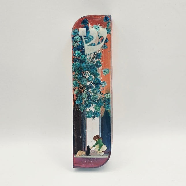 בית מזוזה 10 סנטימטר - בחורה עם חתולים