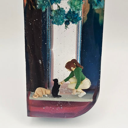 Mezuzah with a story - Lady with Kittens - 10cm #259