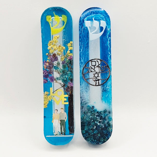 מזוזה
מזוזה מעוצבת
מזוזה עם סיפור
מזוזה בהתאמה אישית
מזוזה מאפוקסי
מזוזה מהודרת
בית מזוזה מהודר ומקורי
מתנה מושלמת לבית חדש
מתנה לחנוכת בית
מתנה לחתונה
מתנה לאירוסין
מתנה מקורית ומיוחדת
mezuzah with a story
perfect mezuzah
mezuzah case
custom made mezuzah case
epoxy mezuzah
modern mezuzah
