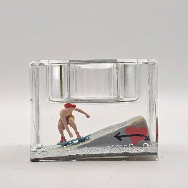 פמוט מיניאטורות קטן