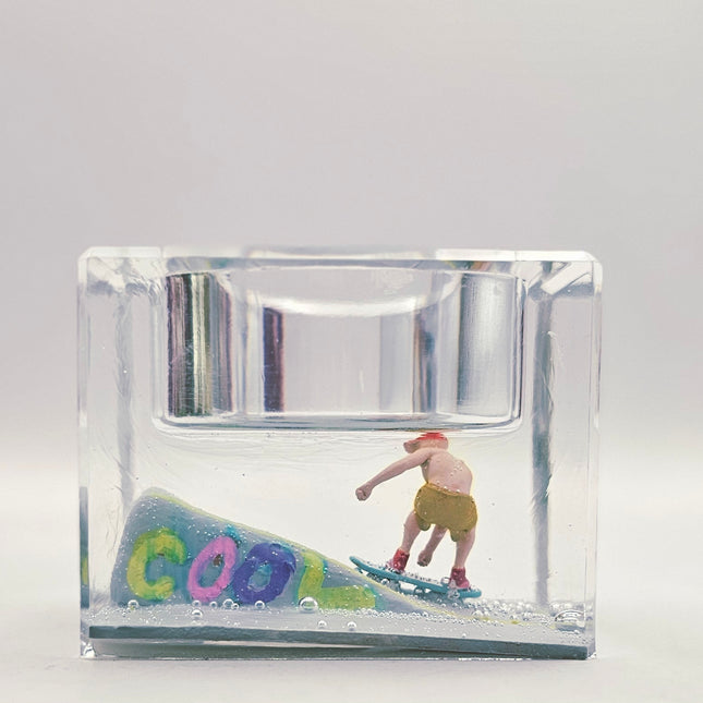 פמוט מיניאטורות קטן