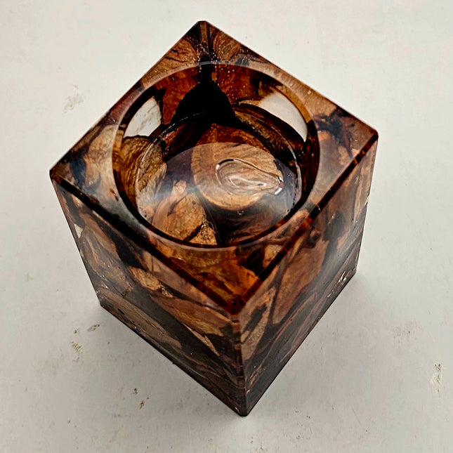 פמוט מרובע גדול