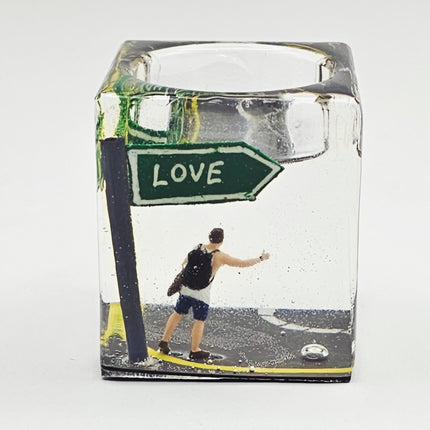 פמוט מיניאטורות בינוני