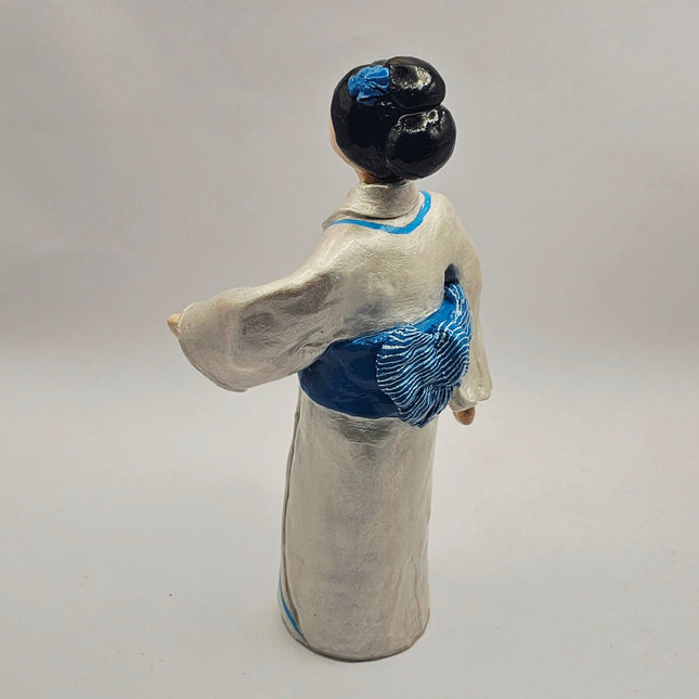 דמות קימונו - תכלת