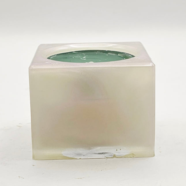 פמוט מרובע קטן