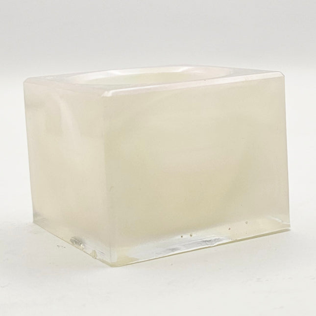 פמוט מרובע קטן