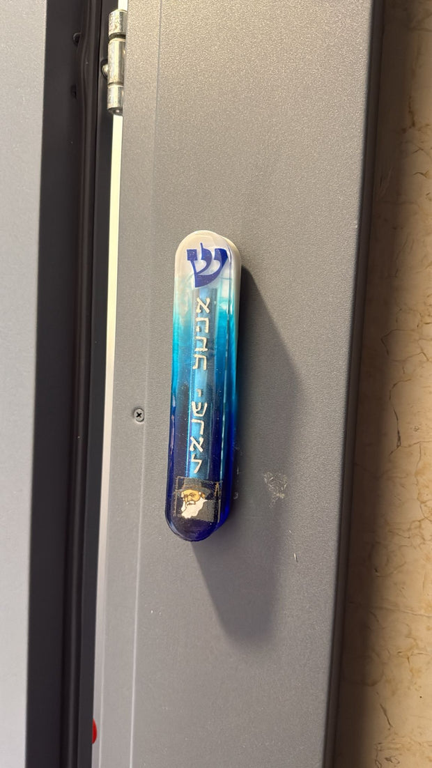 Happy Customer - Mezuzah with a story
מזוזה
מזוזה מעוצבת
מזוזה עם סיפור
מזוזה בהתאמה אישית
מזוזה מאפוקסי
מזוזה מהודרת
בית מזוזה מהודר ומקורי
מתנה מושלמת לבית חדש
מתנה לחנוכת בית
מתנה לחתונה
מתנה לאירוסין
מתנה מקורית ומיוחדת
mezuzah with a story
perfect mezuzah
mezuzah case
custom made mezuzah case
epoxy mezuzah
modern mezuzah
